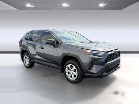 Used 2023 Toyota RAV4 LE FWD image 7