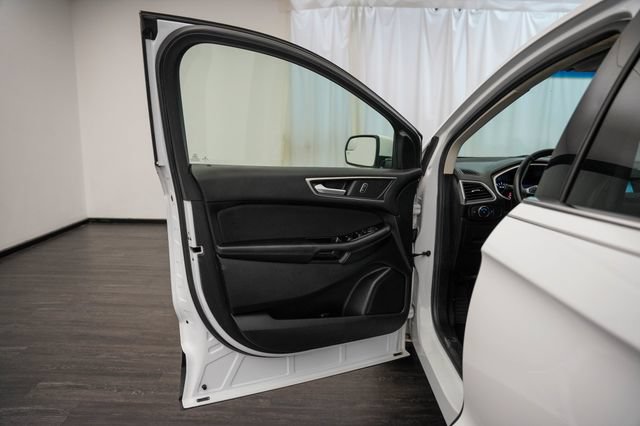 Used 2015 Ford Edge SEL FWD image 16