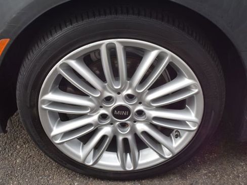 Used 2019 MINI Cooper S w/ Signature Upholstery Package FWD image 40