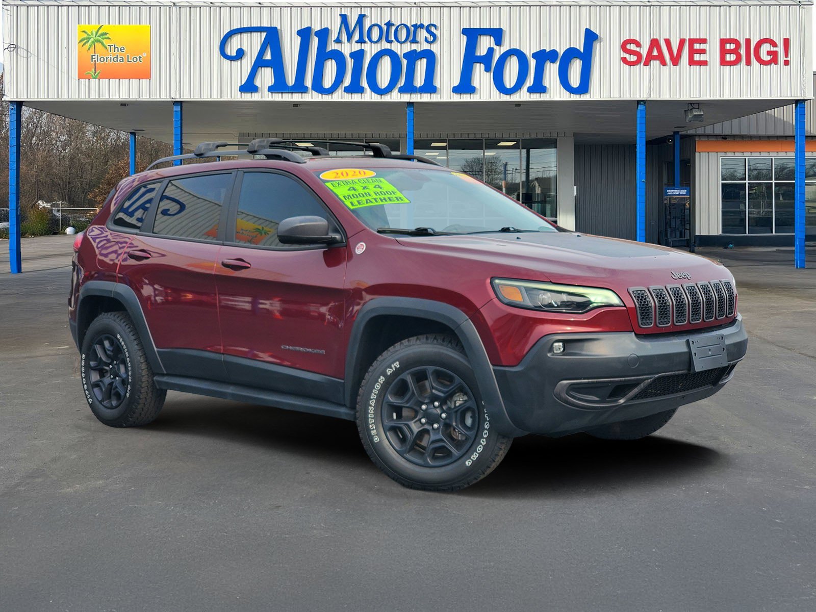 Used 2020 Jeep Cherokee Trailhawk w/ Comfort/Convenience Group AWD/4WD image 1