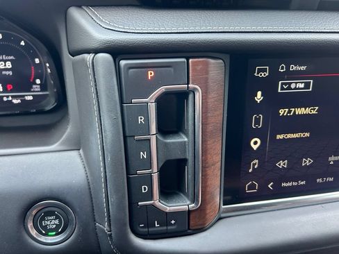 Used 2023 GMC Yukon Denali Ultimate AWD/4WD image 33