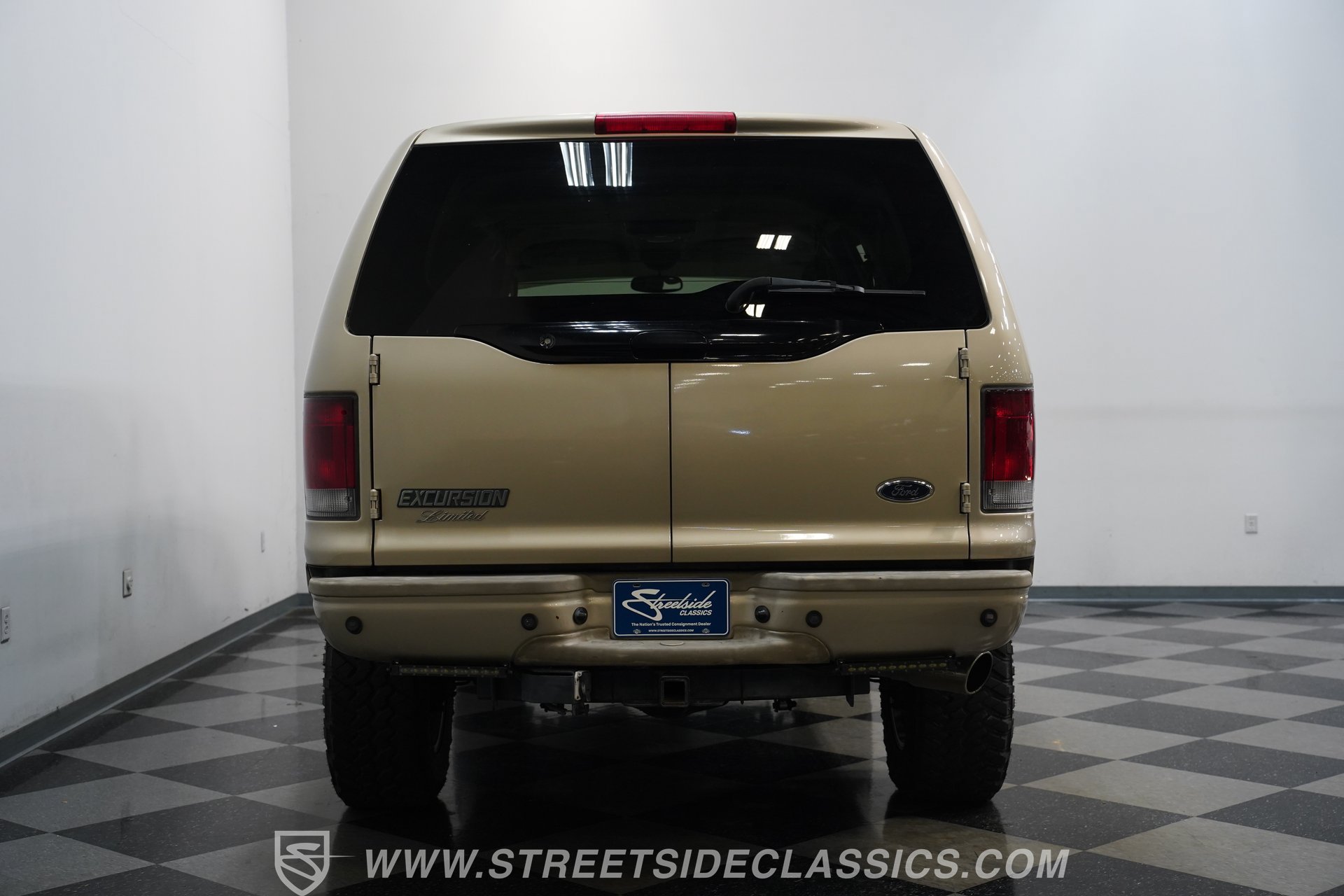 Used 2005 Ford Excursion Limited AWD/4WD image 11