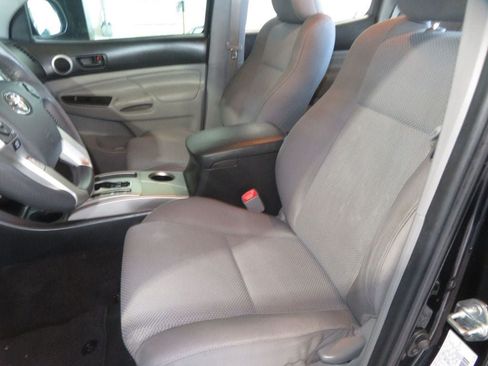 Used 2014 Toyota Tacoma PreRunner w/ TRD Sport Package RWD image 22
