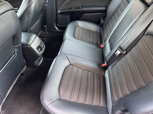 Used 2017 Ford Fusion SE w/ Equipment Group 201A FWD image 17