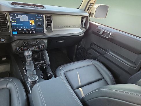 Certified 2026 Ford Bronco Badlands w/ Sasquatch Package AWD/4WD image 12