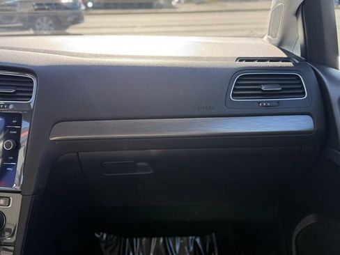 Used 2019 Volkswagen e-Golf SE w/ Driver Assistance Package image 11