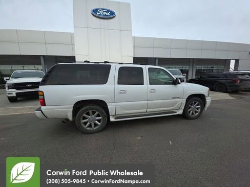 Used 2005 GMC Yukon XL Denali image 11
