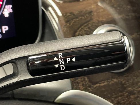 Used 2025 Mercedes-Benz GLC 350e 4MATIC image 34