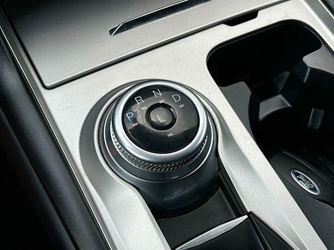 Used 2023 Ford Explorer XLT image 17