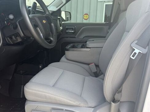 Used 2018 Chevrolet Silverado 1500 Custom w/ Custom Value Package AWD/4WD image 15