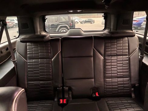Used 2021 Cadillac Escalade ESV Sport Platinum w/ LPO, ONYX Package AWD/4WD image 17