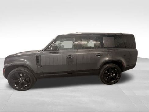 New 2025 Land Rover Defender 130 X-Dynamic SE image 2