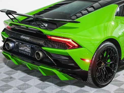 Used 2021 Lamborghini Huracan EVO RWD image 8