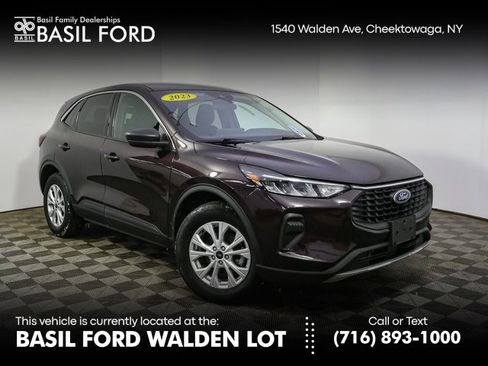 Used 2023 Ford Escape Active w/ Tech Pack #1 image 1