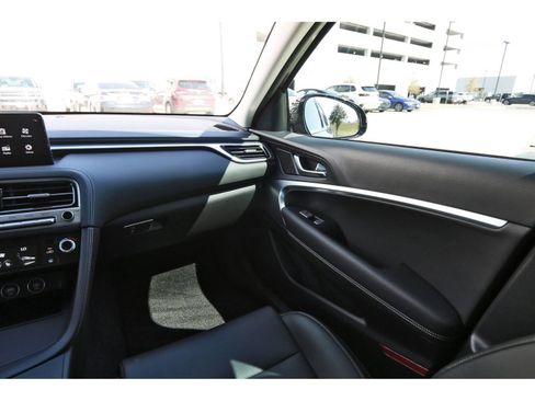 Used 2026 Genesis G70 2.5T image 12