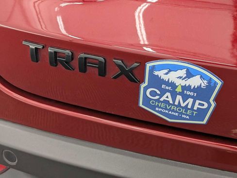 Used 2025 Chevrolet Trax RS w/ Sunroof Package FWD image 10