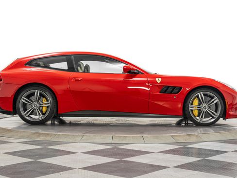 Used 2020 Ferrari GTC4Lusso image 47