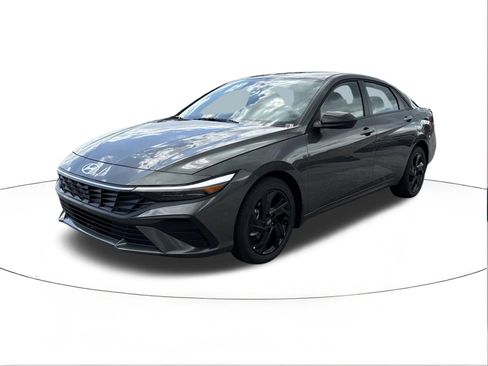 New 2026 Hyundai Elantra Sport FWD image 7