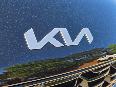 New 2026 Kia Sorento S FWD image 5