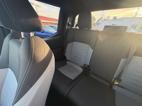 Used 2025 Toyota Tacoma TRD Off-Road image 38