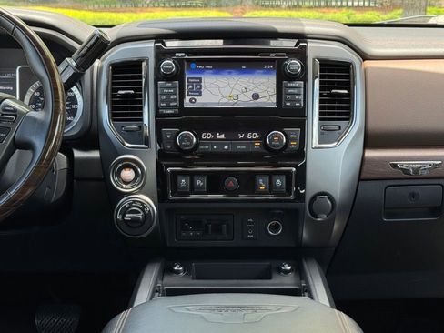 Used 2017 Nissan Titan Platinum Reserve AWD/4WD image 21