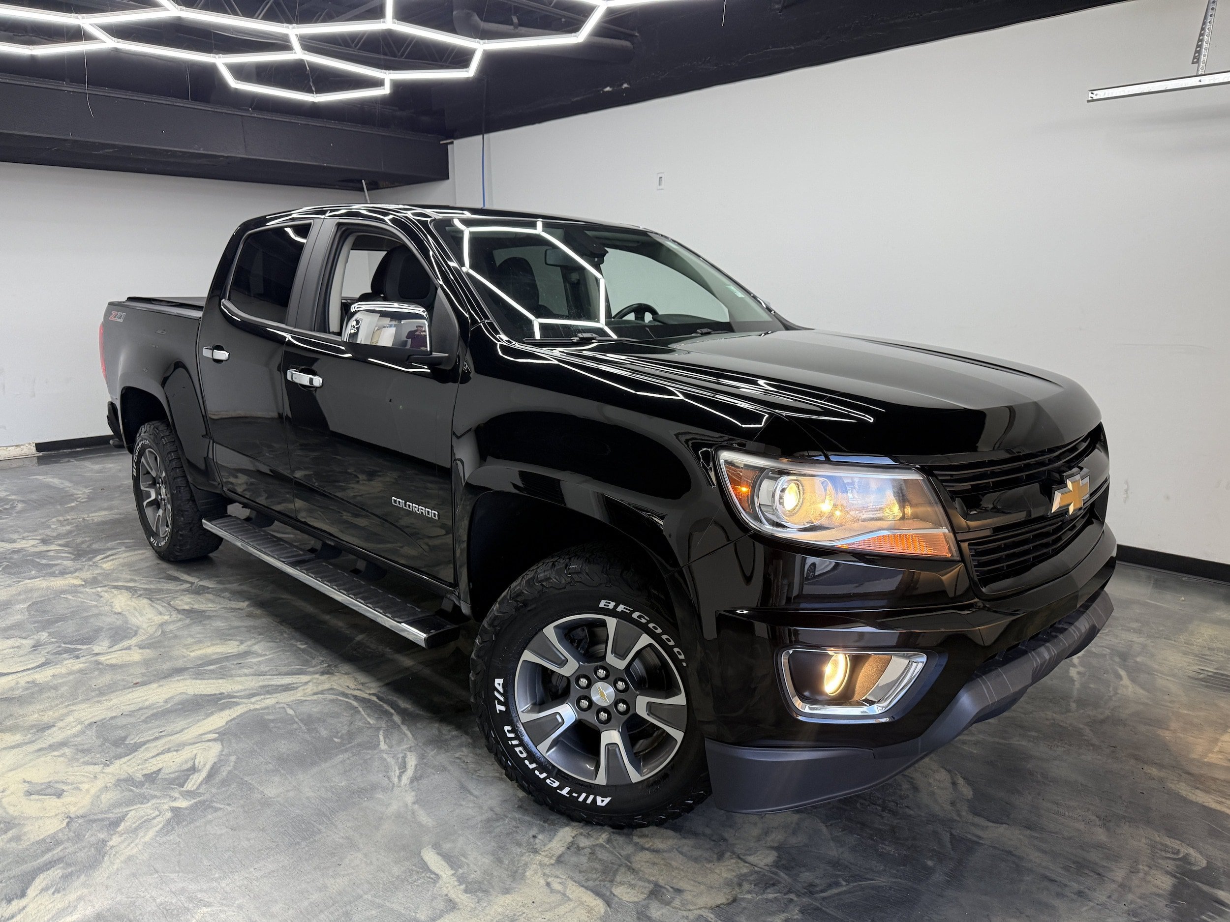 Used 2017 Chevrolet Colorado Z71 AWD/4WD image 4