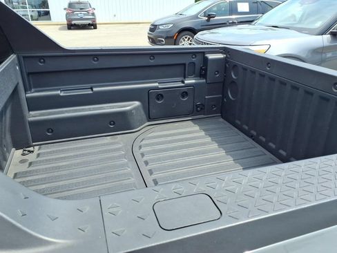 Used 2025 Hyundai Santa Cruz SEL FWD image 17