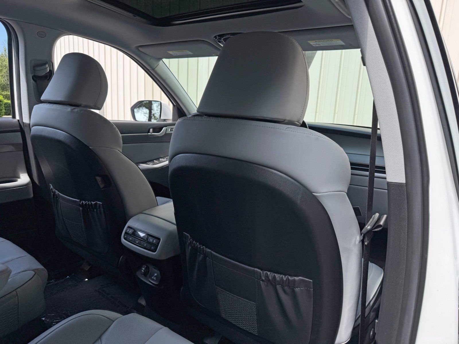 Used 2025 Hyundai Palisade SEL FWD image 33