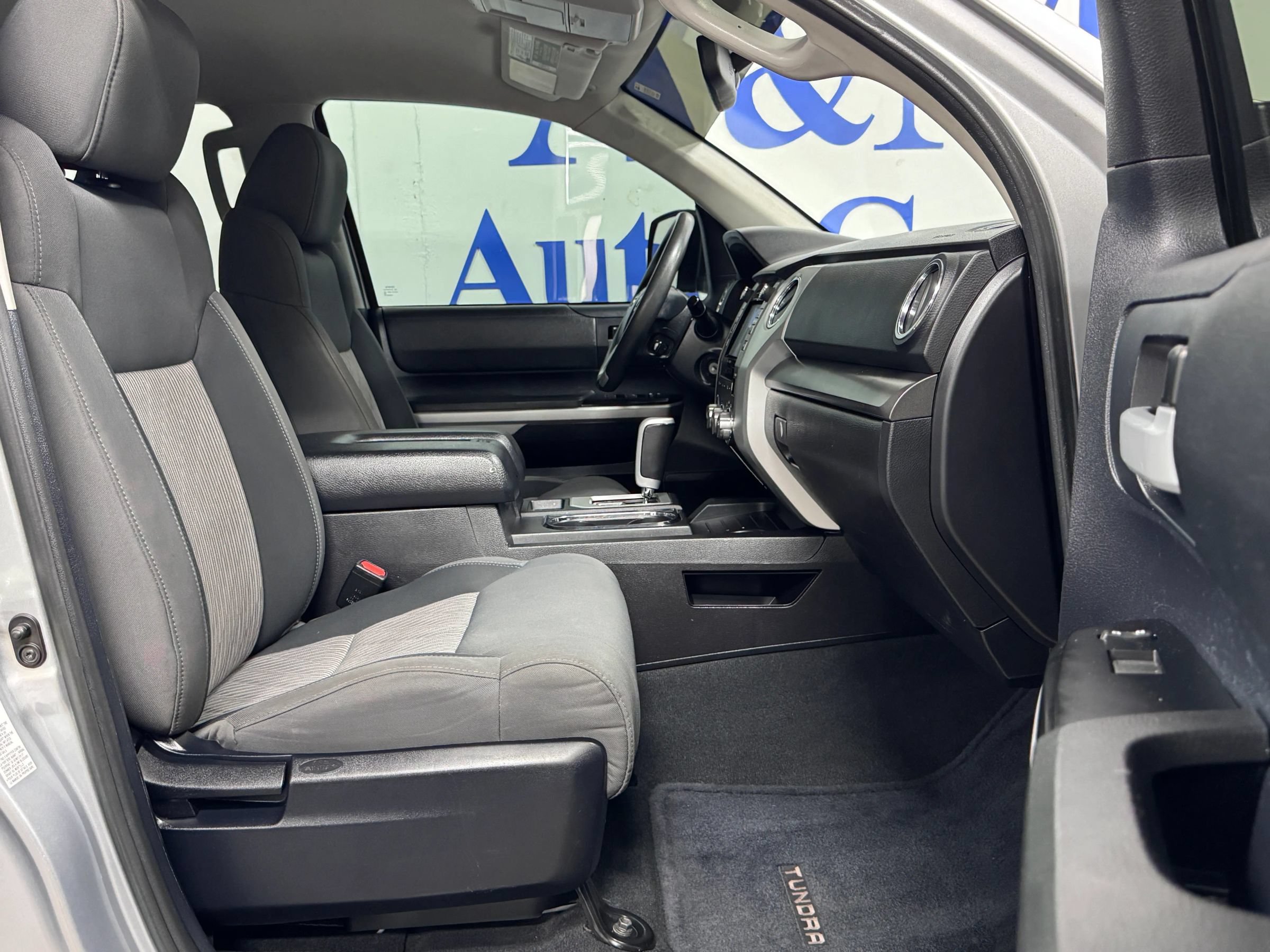 Used 2014 Toyota Tundra SR5 w/ SR5 Upgrade Package AWD/4WD image 8