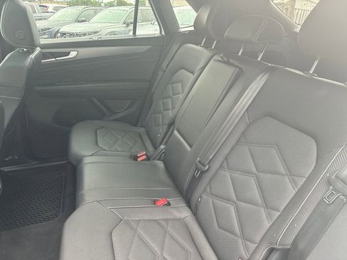 Used 2024 Volkswagen Atlas Cross Sport SE AWD/4WD image 19