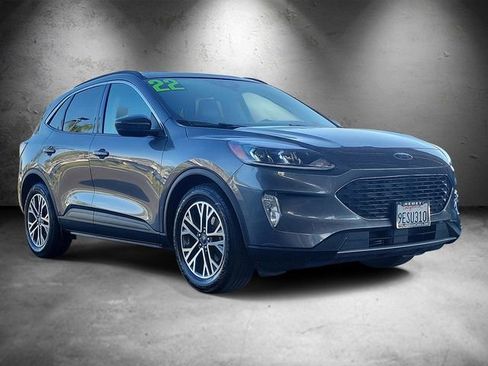 Used 2022 Ford Escape SEL w/ Technology Package FWD image 2