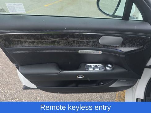 Used 2025 Genesis G90 3.5T image 9