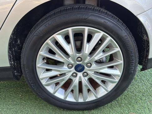 Used 2018 Ford Focus Titanium FWD image 43