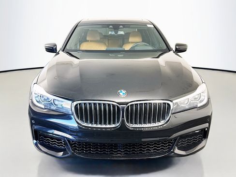 Used 2019 BMW 740i 740i w/ Executive Package image 2