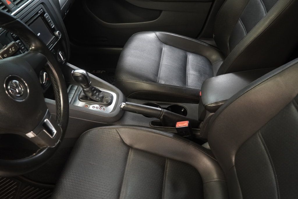 Used 2013 Volkswagen Jetta SE FWD image 8