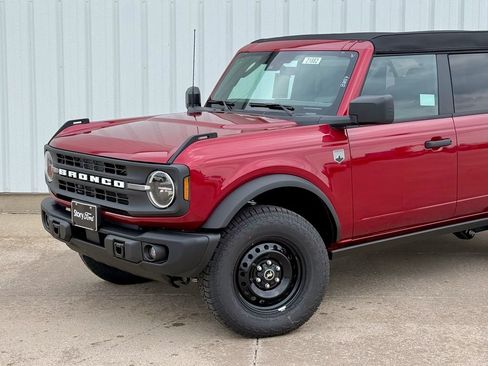 New 2026 Ford Bronco Big Bend w/ Black Diamond Package AWD/4WD image 2