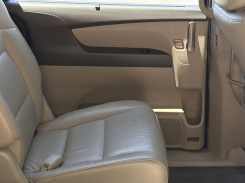 Used 2011 Honda Odyssey EX-L image 28