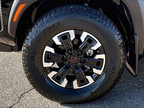 Certified 2024 Nissan Frontier PRO-4X w/ Off-Road Protection Package image 32