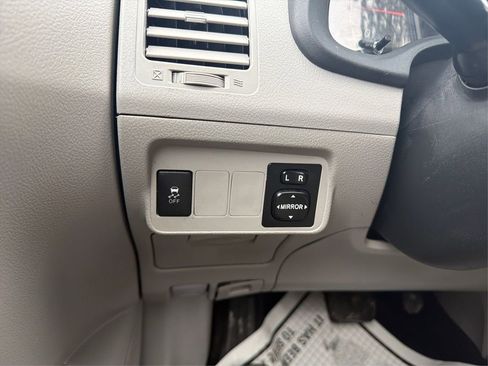 Used 2012 Toyota Corolla LE image 53