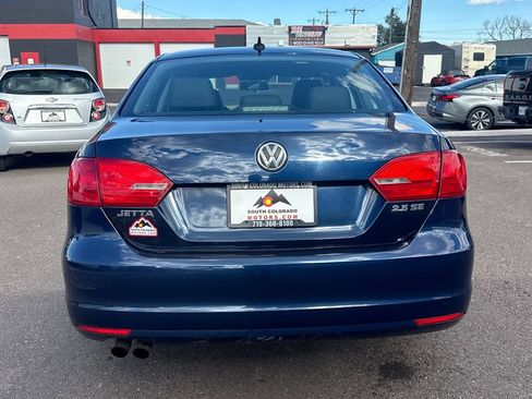 Used 2013 Volkswagen Jetta SE FWD image 6