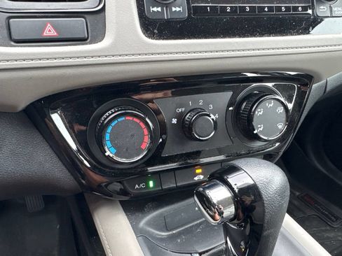 Used 2021 Honda HR-V LX image 24