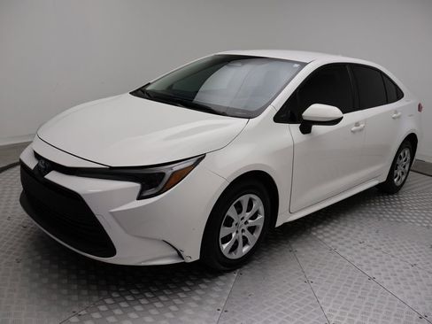 Certified 2023 Toyota Corolla LE image 1