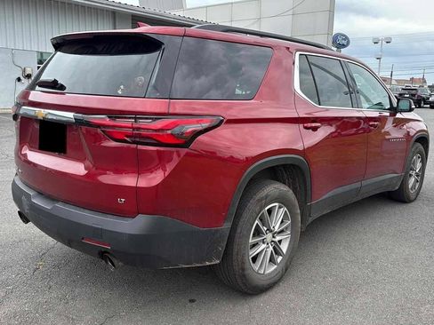 Used 2023 Chevrolet Traverse LT w/ Rear Camera Mirror Package AWD/4WD image 6