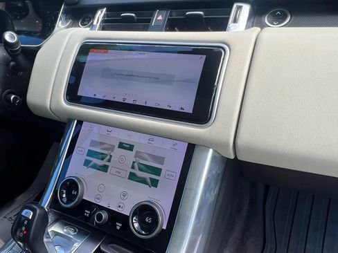 Used 2018 Land Rover Range Rover Sport HSE image 27