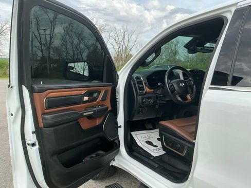 Used 2024 RAM 1500 Limited AWD/4WD image 16