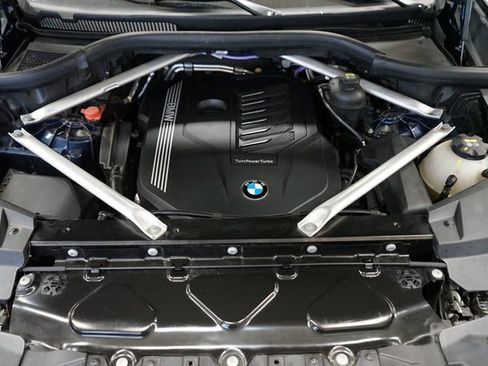 Used 2022 BMW X5 xDrive40i w/ Premium Package image 56