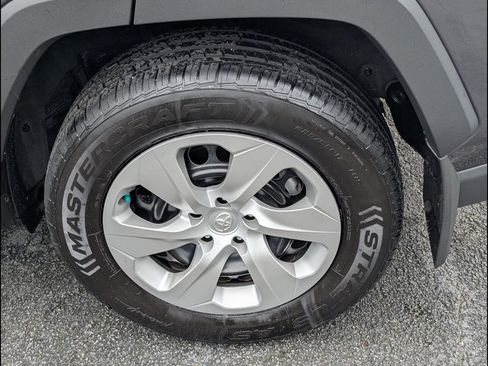 Used 2023 Toyota RAV4 LE FWD image 20