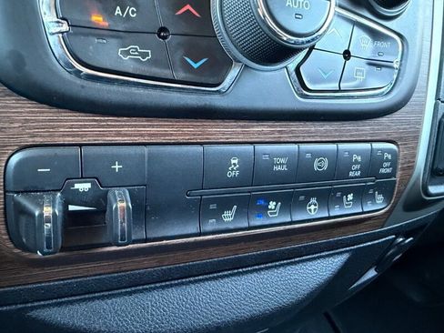 Used 2016 RAM 2500 Laramie image 5