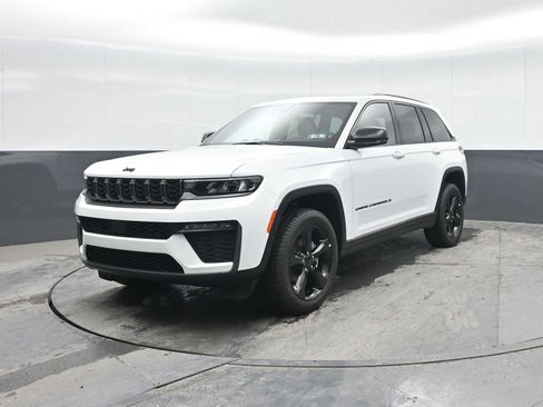 Used 2026 Jeep Grand Cherokee Limited w/ Limited Altitude Package AWD/4WD image 5