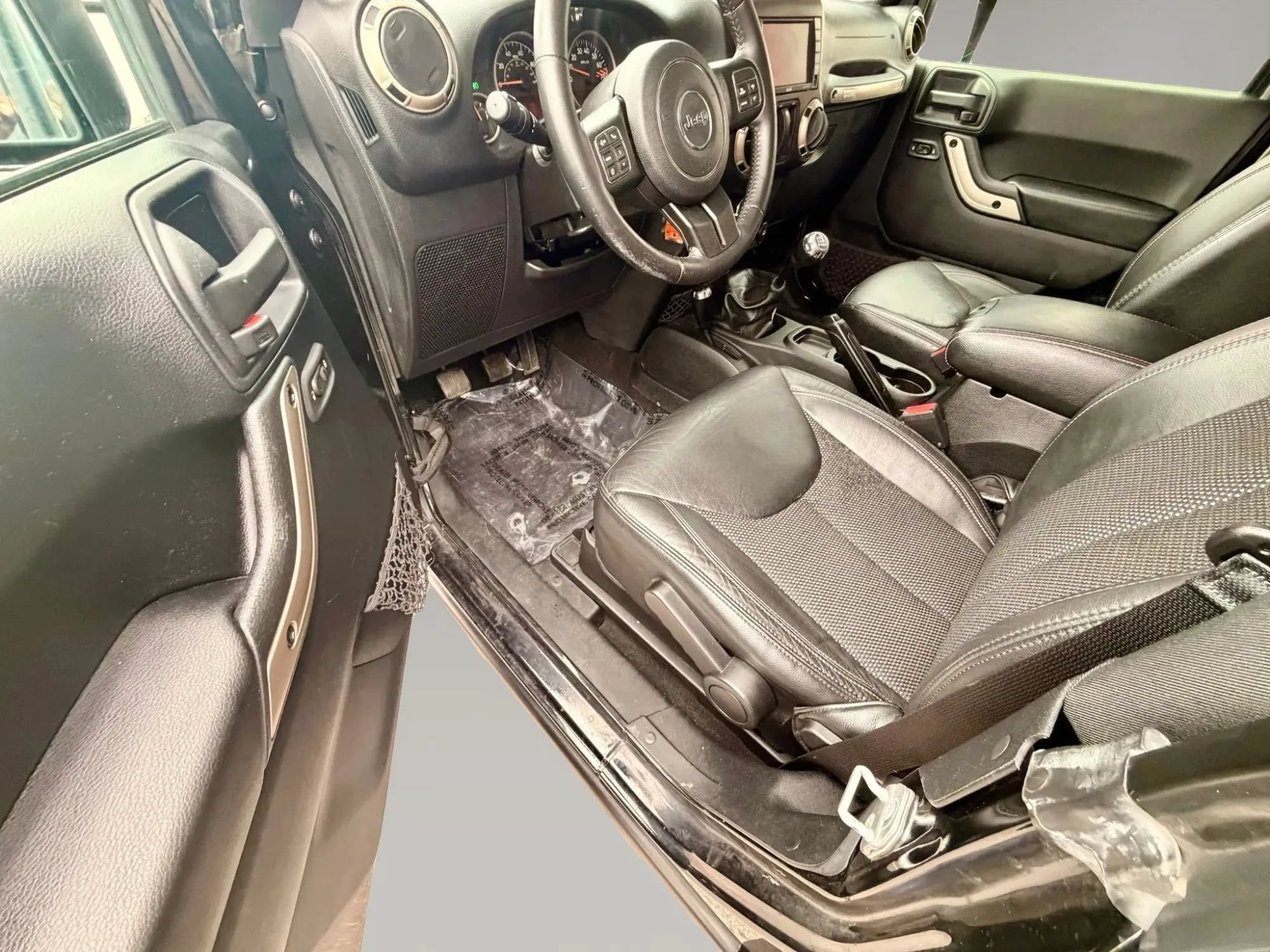 Used 2016 Jeep Wrangler Sahara AWD/4WD image 8